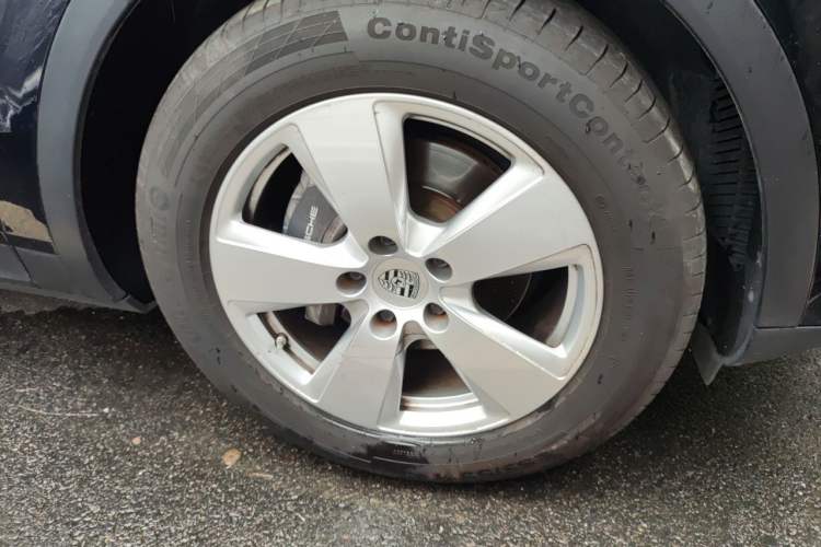 Used Porsche Cayenne 2019 Cayenne 3.0T Right Front Wheel Hub