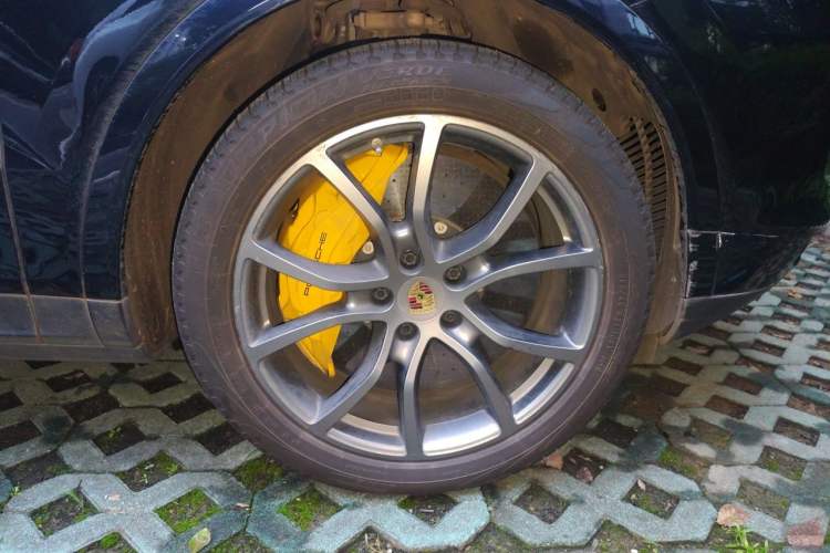 Used Porsche Cayenne 2019 Cayenne Coupé 3.0T Right Front Wheel Hub