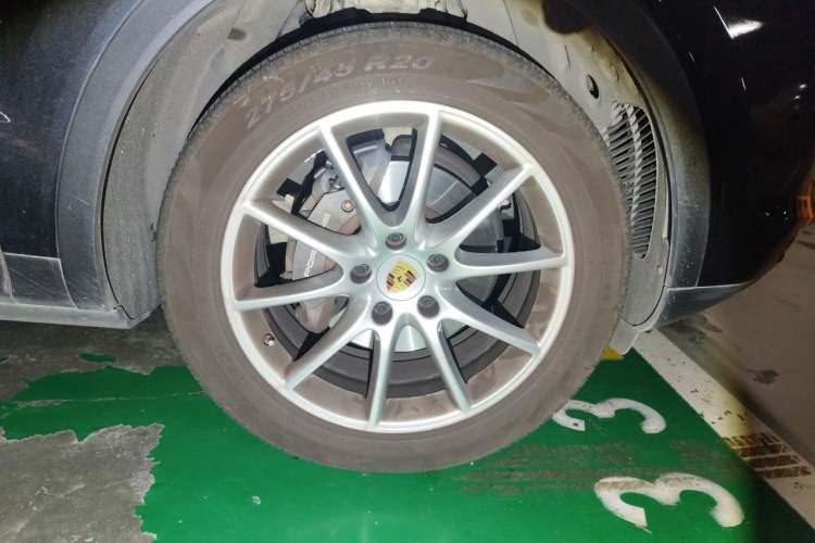 Used Porsche Cayenne 2019 Cayenne 3.0T Right Front Wheel Hub