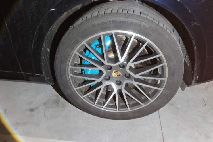 Used Porsche Cayenne 2019 Cayenne 3.0T Right Front Wheel Hub