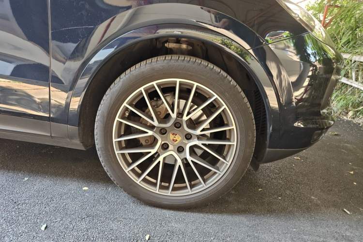 Used Porsche Cayenne 2019 Cayenne Coupé 3.0T Right Front Wheel Hub
