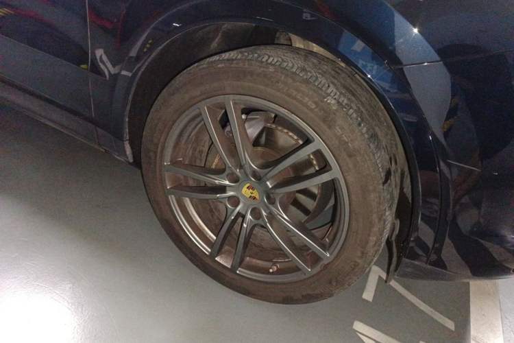 Used Porsche Cayenne 2019 Cayenne 3.0T Right Front Wheel Hub