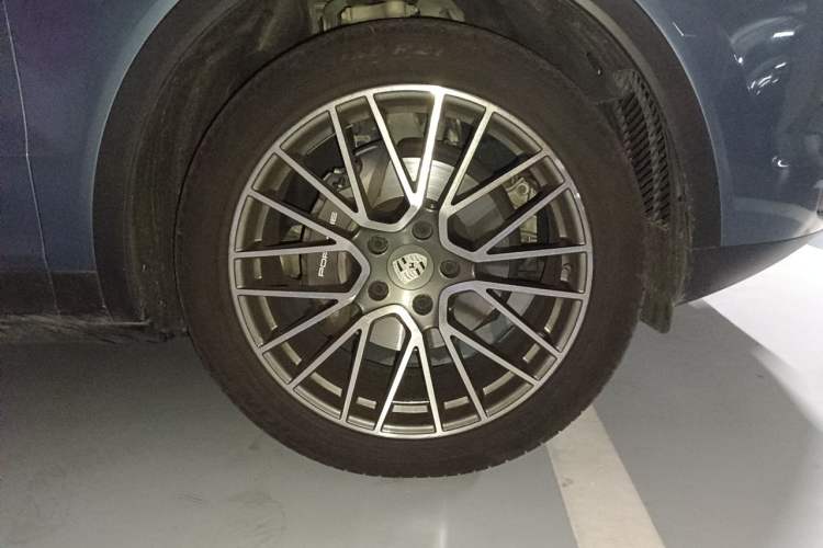 Used Porsche Cayenne 2019 Cayenne 3.0T Right Front Wheel Hub