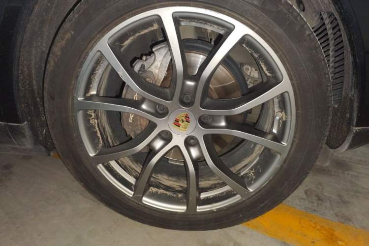 Used Porsche Cayenne 2019 Cayenne 3.0T Right Front Wheel Hub