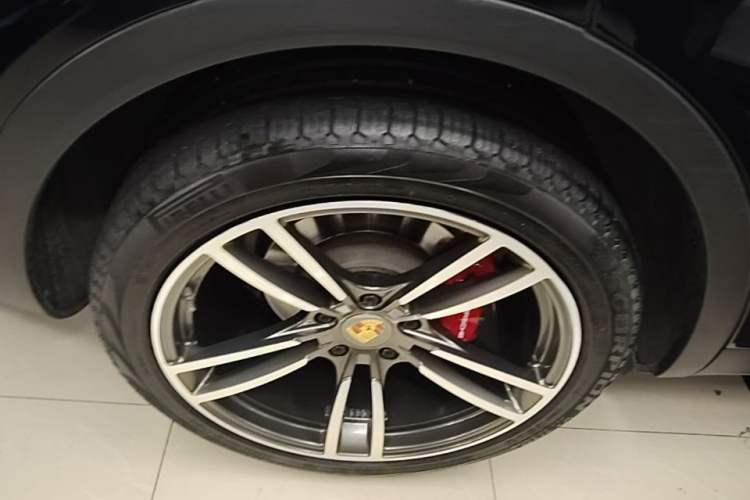 Used Porsche Cayenne 2019 Cayenne 3.0T Right Rear Wheel Hub