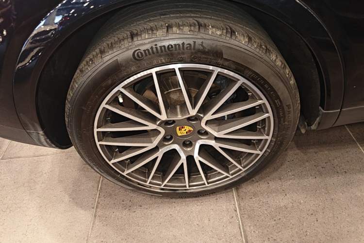 Used Porsche Cayenne 2019 Cayenne 3.0T Right Rear Wheel Hub