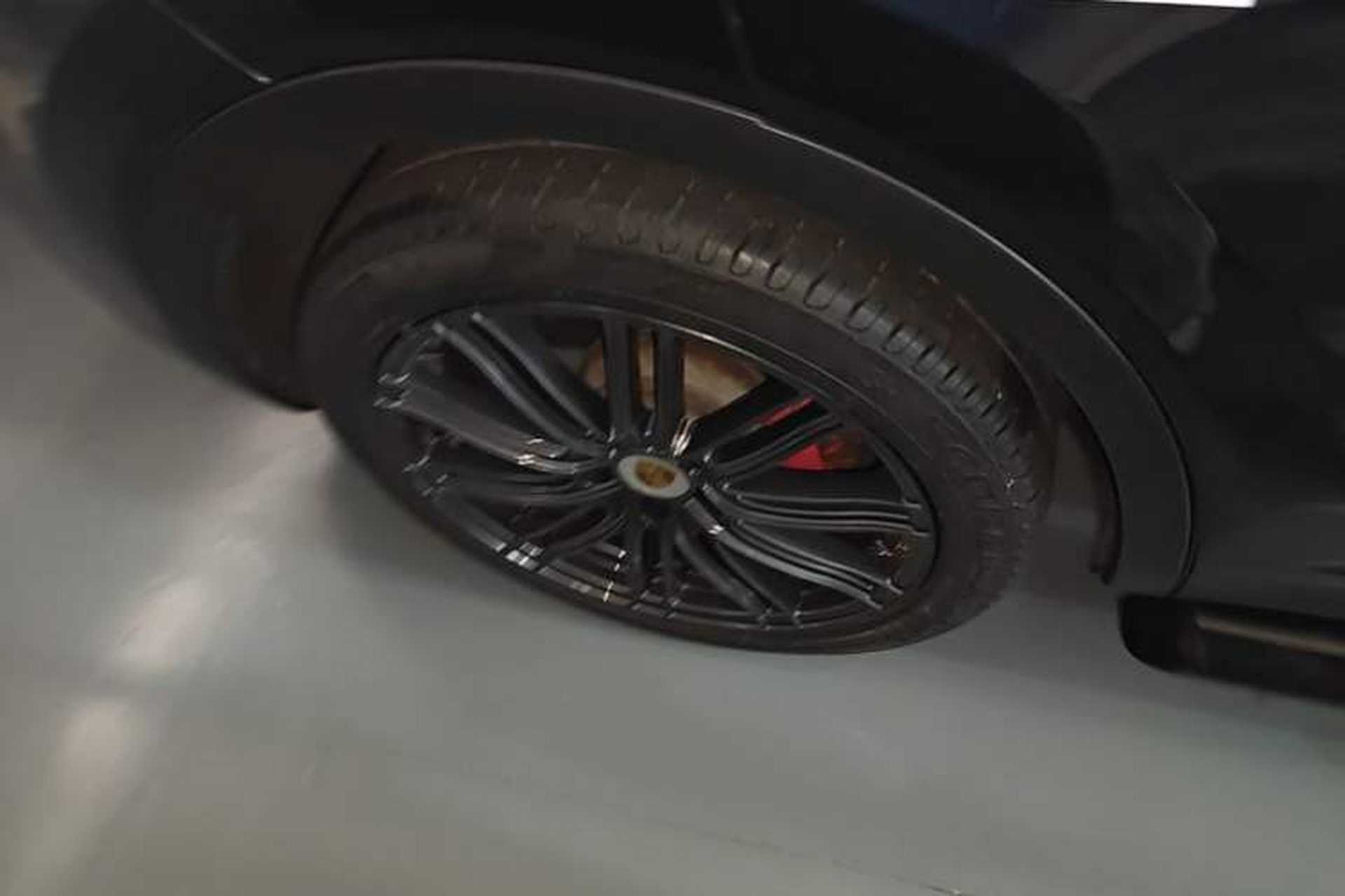 Used Porsche Cayenne 2019 Cayenne 3.0T Right Rear Wheel Hub