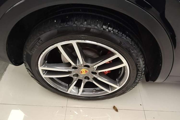 Used Porsche Cayenne 2019 Cayenne 3.0T Right Rear Wheel Hub