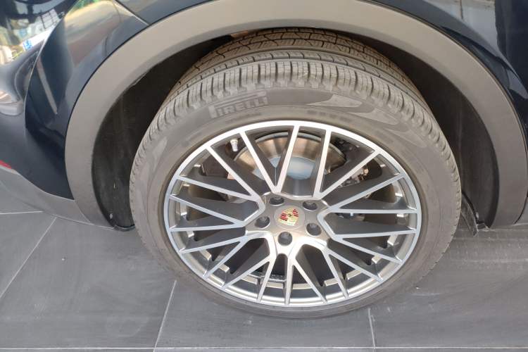 Used Porsche Cayenne 2019 Cayenne 3.0T Right Rear Wheel Hub