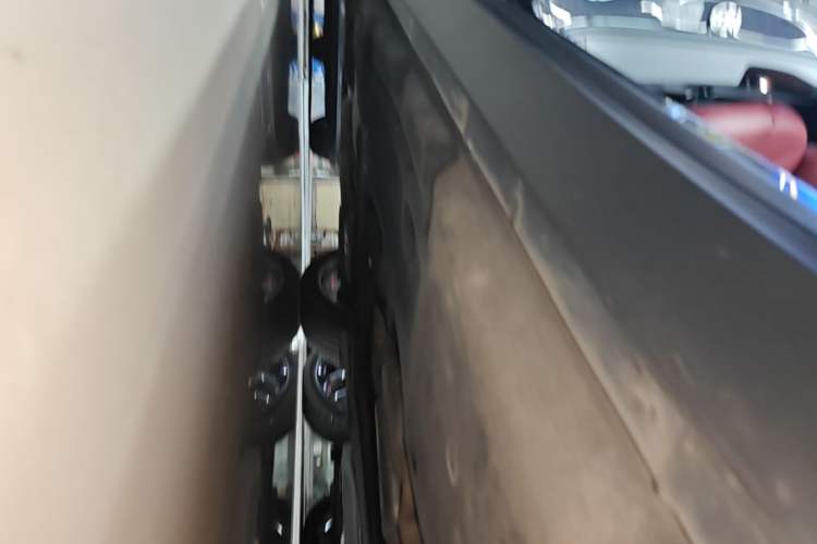 Used Porsche Cayenne 2019 Cayenne 3.0T Right Side Sill