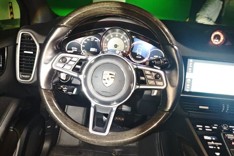Used Porsche Cayenne 2019 Cayenne 3.0T Steering Wheel