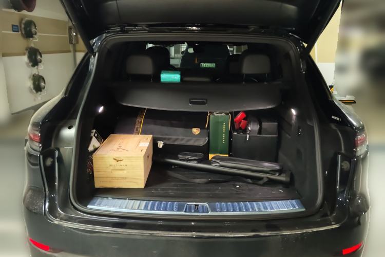 Used Porsche Cayenne 2019 Cayenne 3.0T Trunk