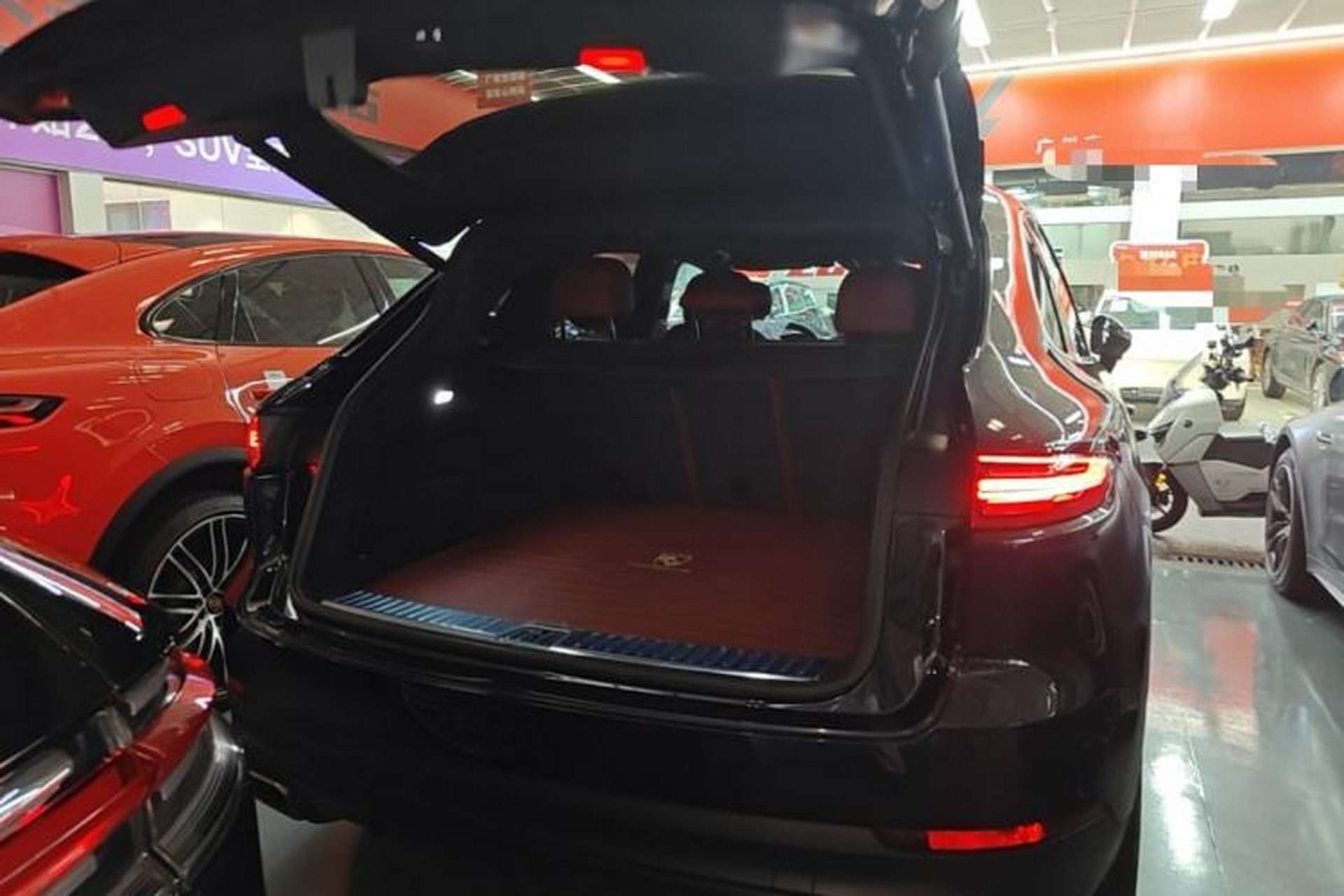 Used Porsche Cayenne 2019 Cayenne 3.0T Trunk