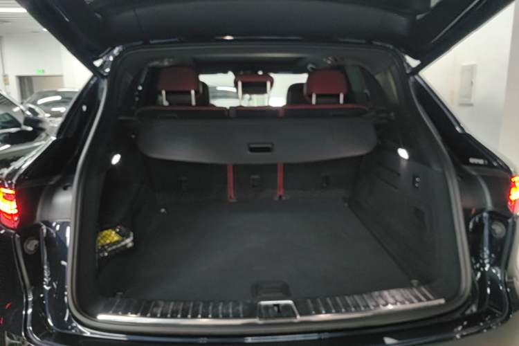 Used Porsche Cayenne 2019 Cayenne 3.0T Trunk