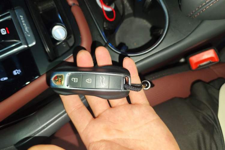 Used Porsche Cayenne 2019 Cayenne Coupé 3.0T Vehicle Key