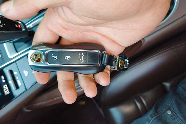 Used Porsche Cayenne 2019 3.0T Vehicle Key