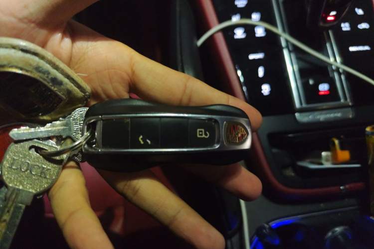 Used Porsche Cayenne 2019 Cayenne 3.0T Vehicle Key