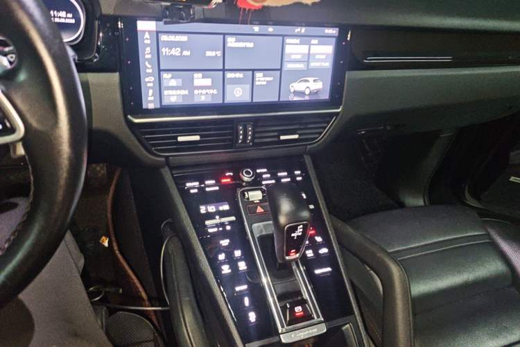 Used Porsche Cayenne 2019 Cayenne 3.0T Audio And AC Panel