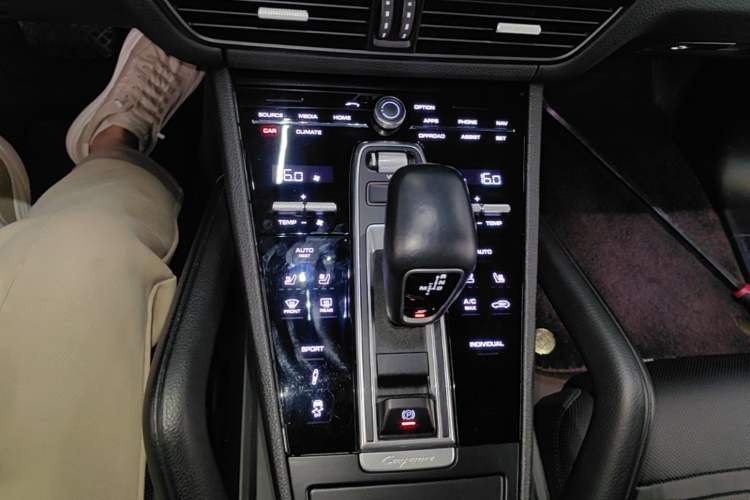 Used Porsche Cayenne 2019 Cayenne 3.0T Audio And AC Panel