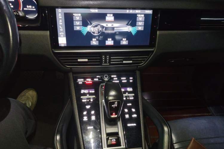 Used Porsche Cayenne 2019 Cayenne 3.0T Audio And AC Panel