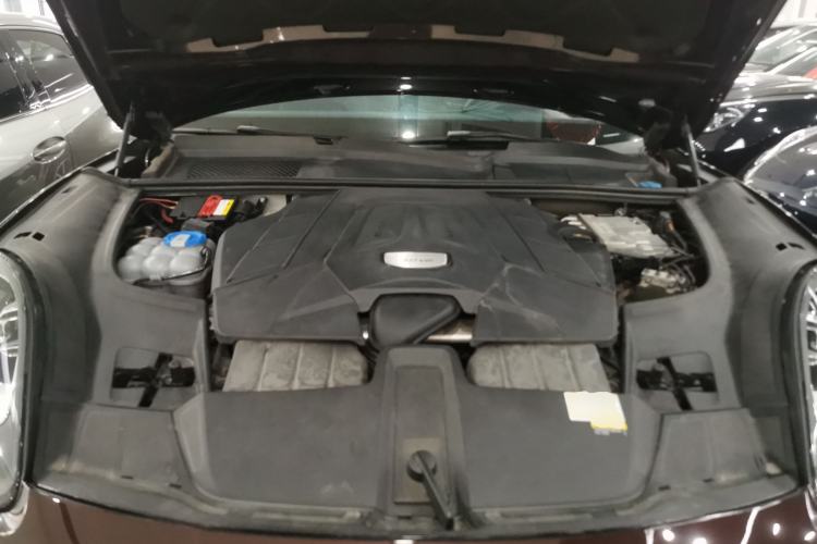 Used Porsche Cayenne 2019 Cayenne 3.0T Engine Bay