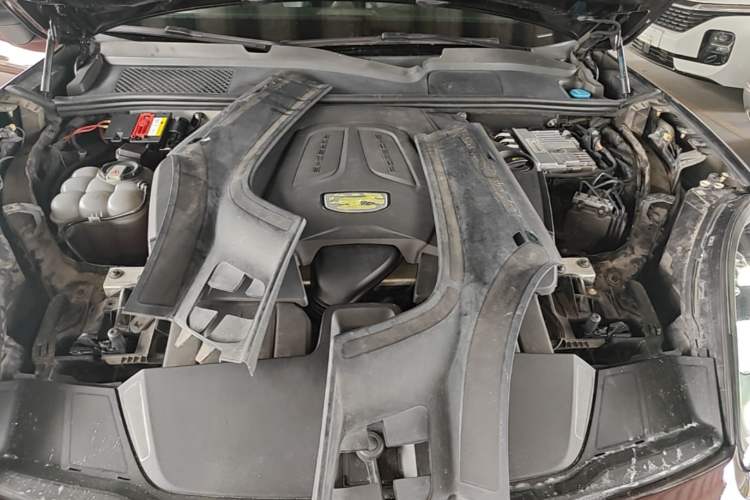 Used Porsche Cayenne 2019 Cayenne 3.0T Engine Bay