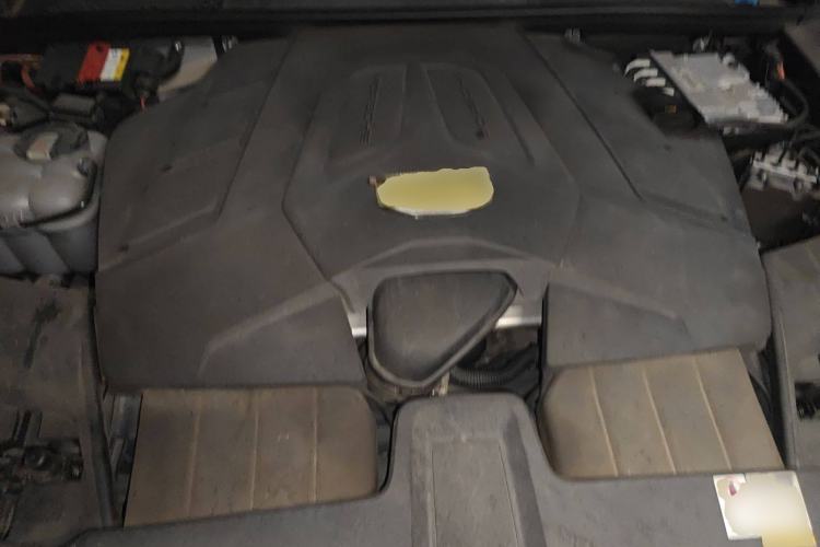 Used Porsche Cayenne 2019 Cayenne 3.0T Engine Bay