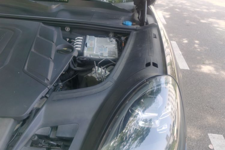 Used Porsche Cayenne 2019 Cayenne 3.0T Engine Bay Left