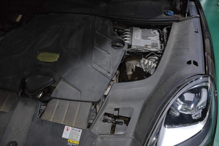 Used Porsche Cayenne 2019 Cayenne 3.0T Engine Bay Left