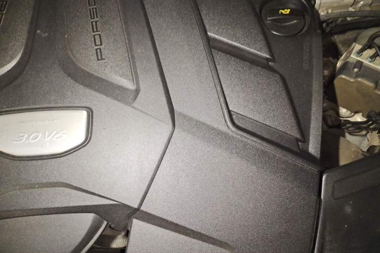 Used Porsche Cayenne 2019 Cayenne 3.0T Engine Bay Left