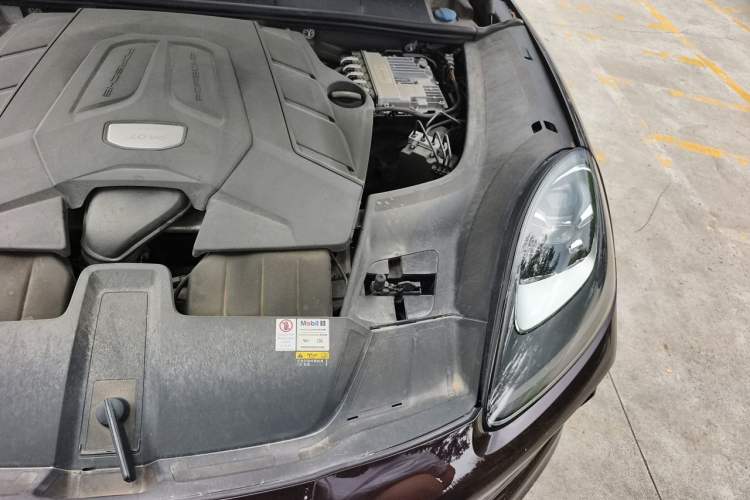 Used Porsche Cayenne 2019 Cayenne 3.0T Engine Bay Left