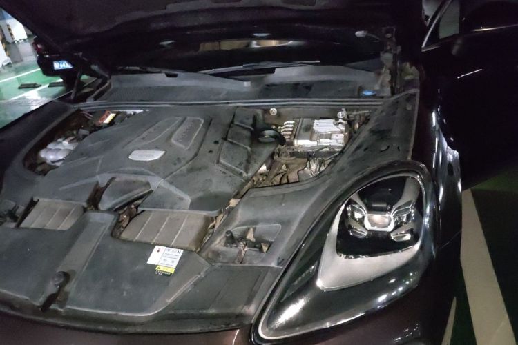 Used Porsche Cayenne 2019 Cayenne 3.0T Engine Bay Left