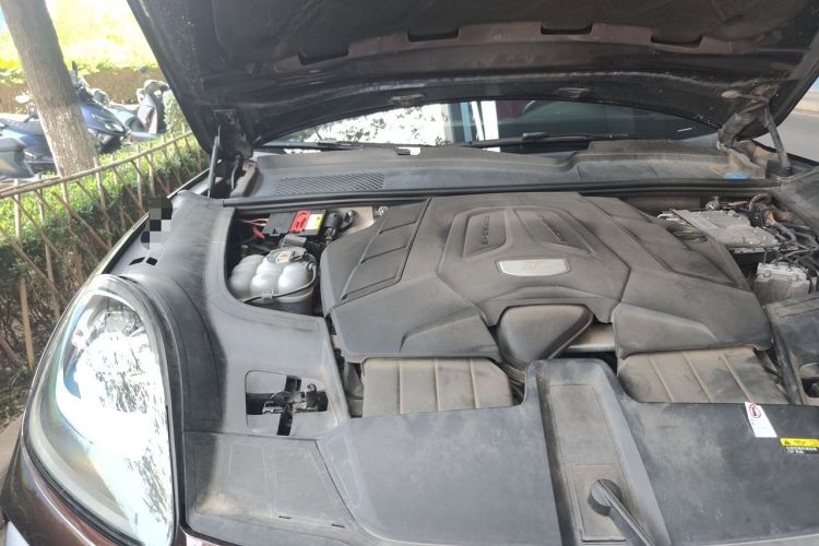 Used Porsche Cayenne 2019 Cayenne 3.0T Engine Bay Right