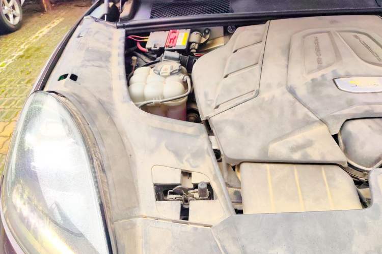 Used Porsche Cayenne 2019 Cayenne 3.0T Engine Bay Right