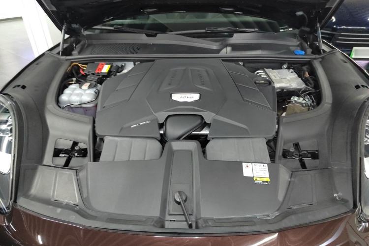 Used Porsche Cayenne 2019 Cayenne 3.0T Engine Bay
