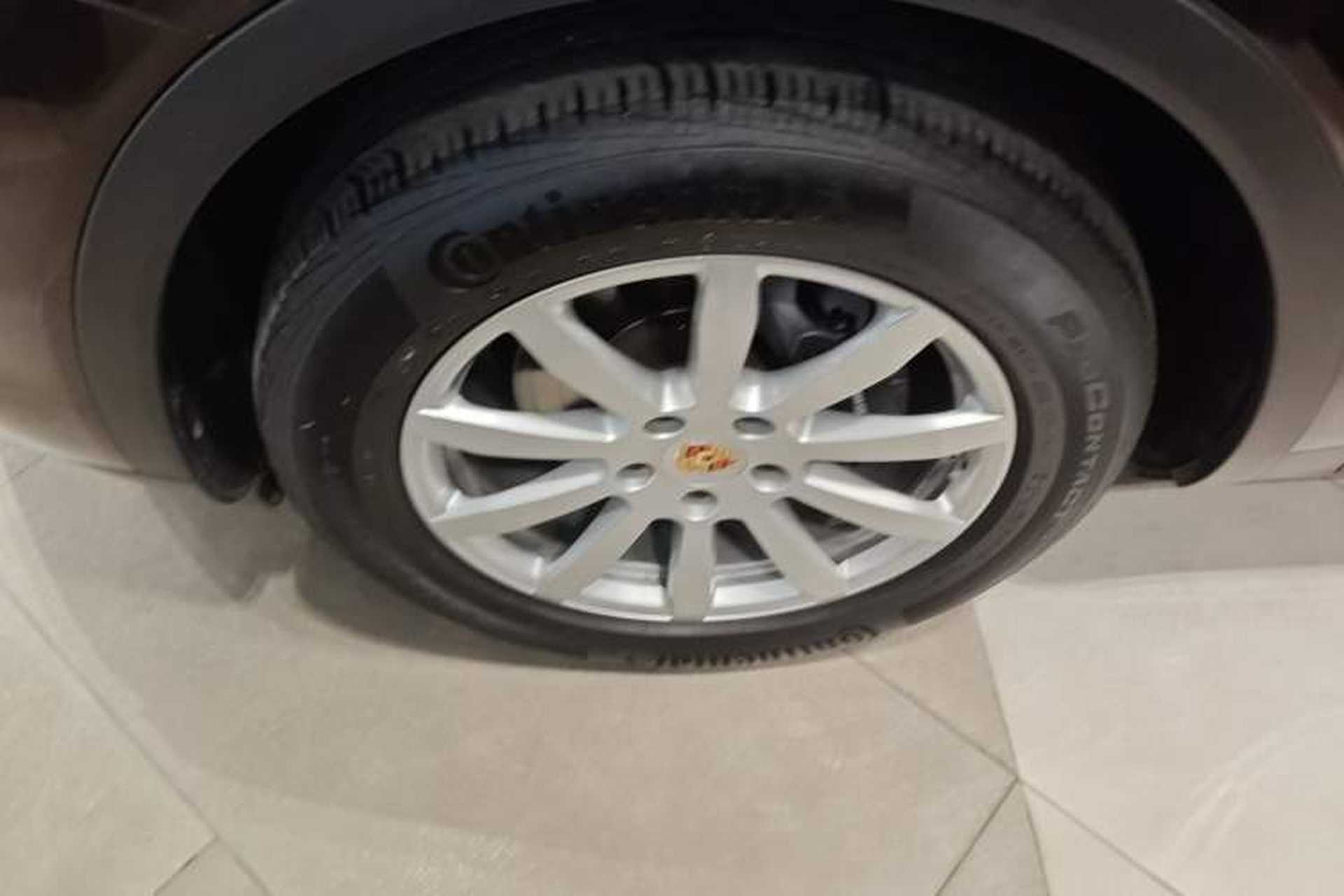 Used Porsche Cayenne 2019 Cayenne 3.0T Exterior 4