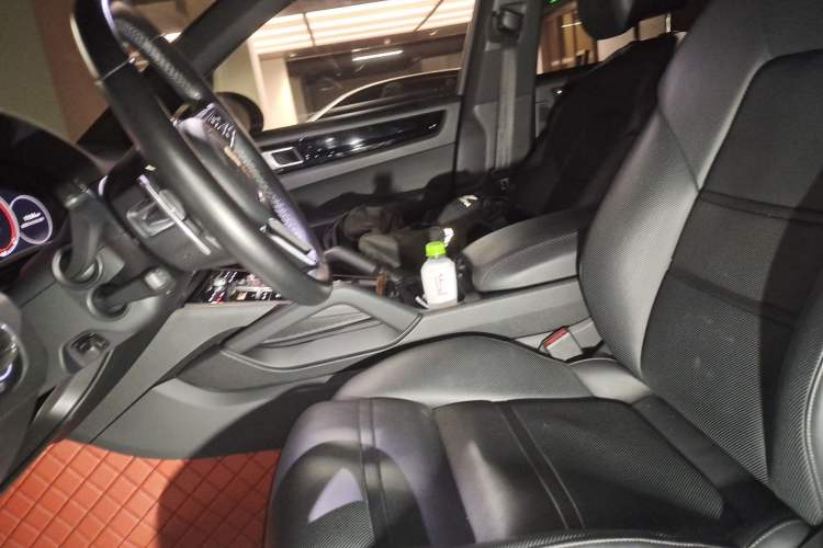 Used Porsche Cayenne 2019 Cayenne 3.0T Left Front Seat