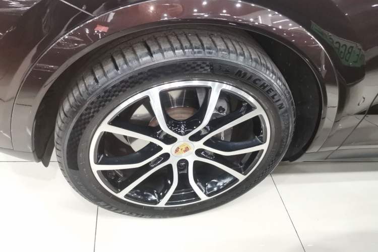 Used Porsche Cayenne 2019 Cayenne 3.0T Left Front Wheel Hub