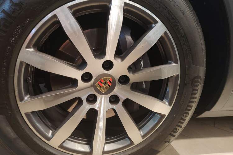 Used Porsche Cayenne 2019 Cayenne 3.0T Left Front Wheel Hub