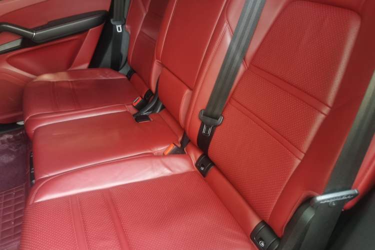 Used Porsche Cayenne 2019 Cayenne 3.0T Left Rear Seat