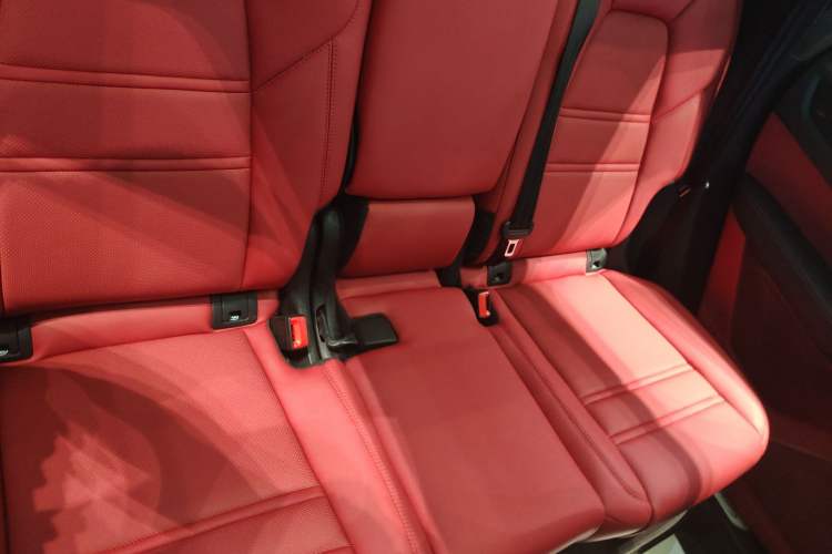 Used Porsche Cayenne 2019 Cayenne 3.0T Left Rear Seat