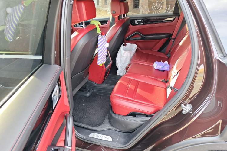 Used Porsche Cayenne 2019 Cayenne 3.0T Left Rear Seat