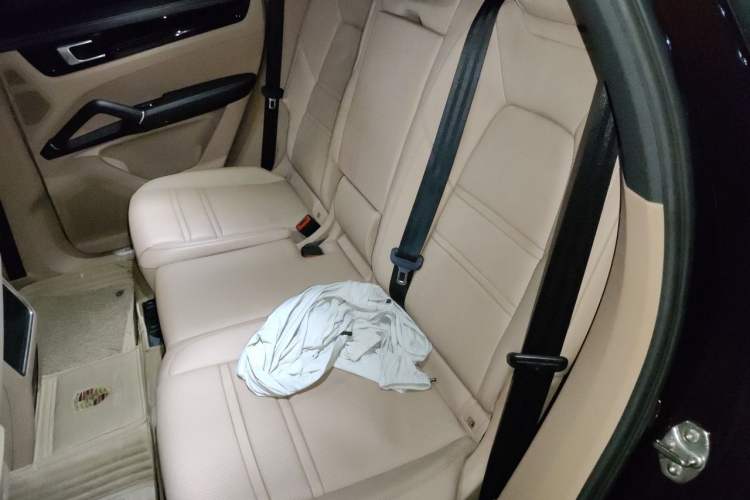 Used Porsche Cayenne 2019 Cayenne 3.0T Left Rear Seat