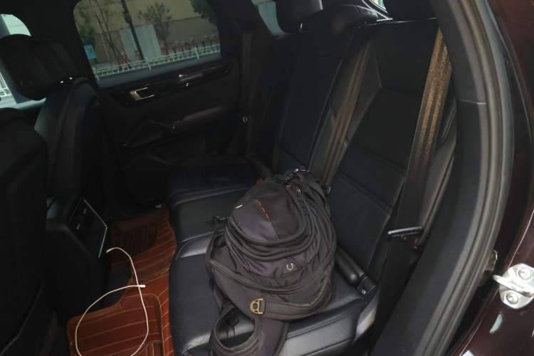 Used Porsche Cayenne 2019 Cayenne 3.0T Left Rear Seat