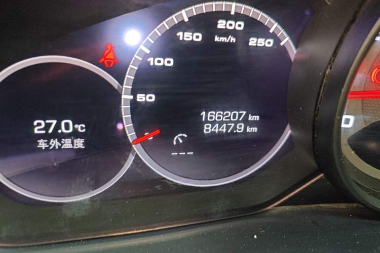 Used Porsche Cayenne 2019 Cayenne 3.0T Odometer Close Up