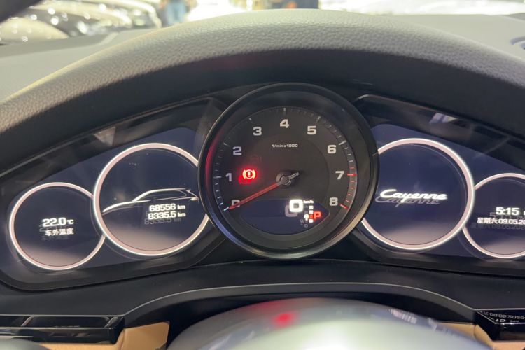 Used Porsche Cayenne 2019 Cayenne 3.0T Odometer Close Up