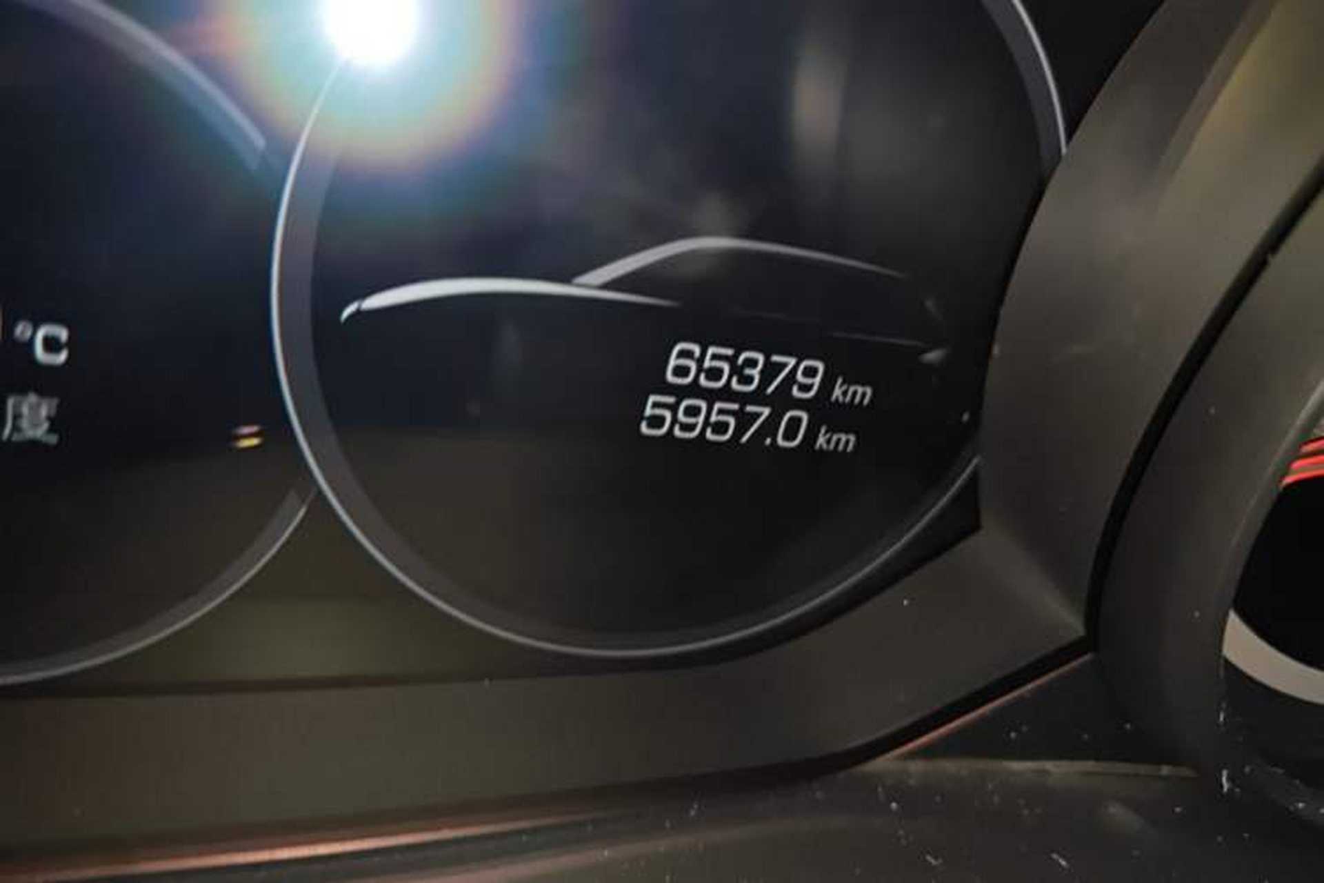 Used Porsche Cayenne 2019 Cayenne 3.0T Odometer Close Up
