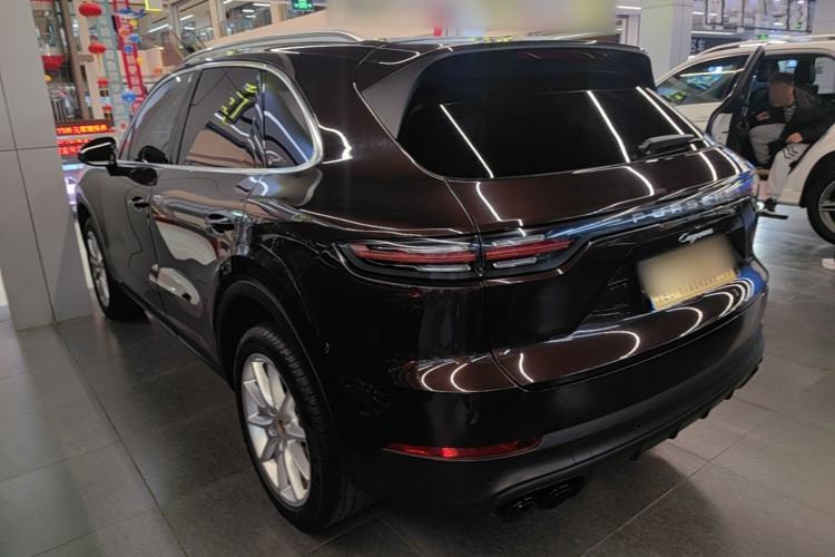 Used Porsche Cayenne 2019 Cayenne 3.0T Rear Left 45 Deg