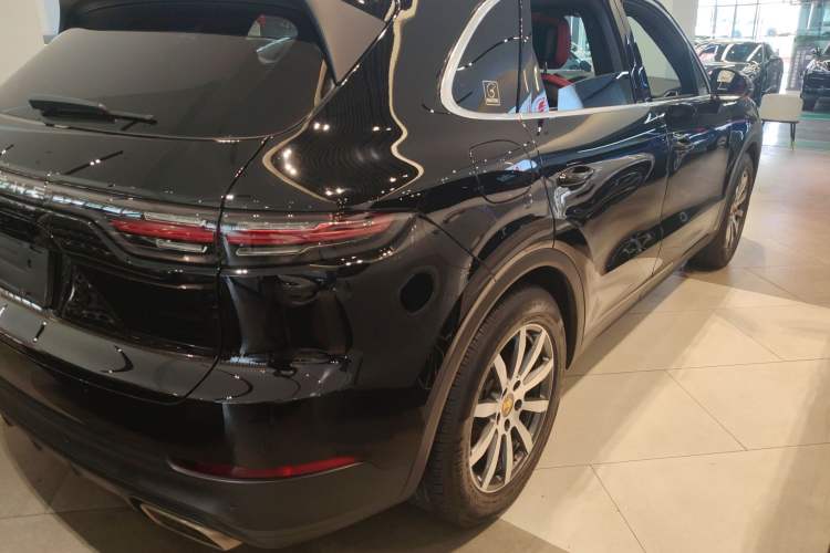 Used Porsche Cayenne 2019 Cayenne 3.0T Rear Right 45 Deg