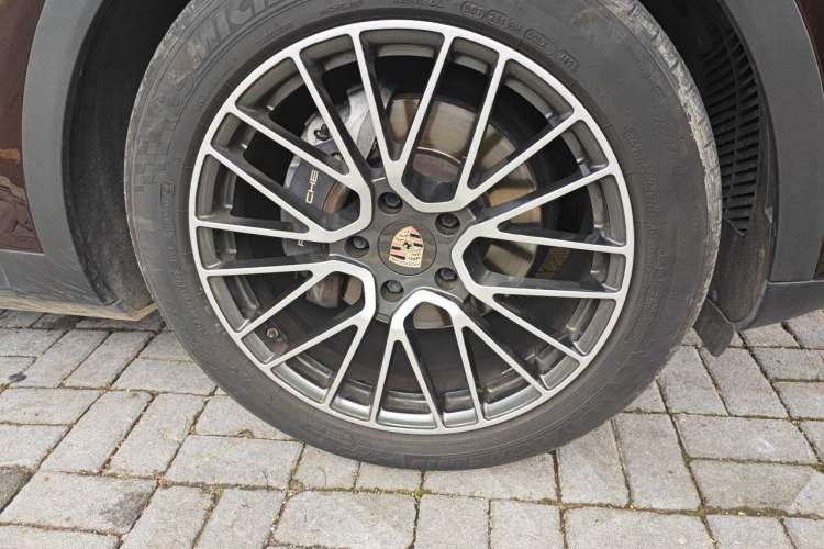 Used Porsche Cayenne 2019 Cayenne 3.0T Right Front Wheel Hub